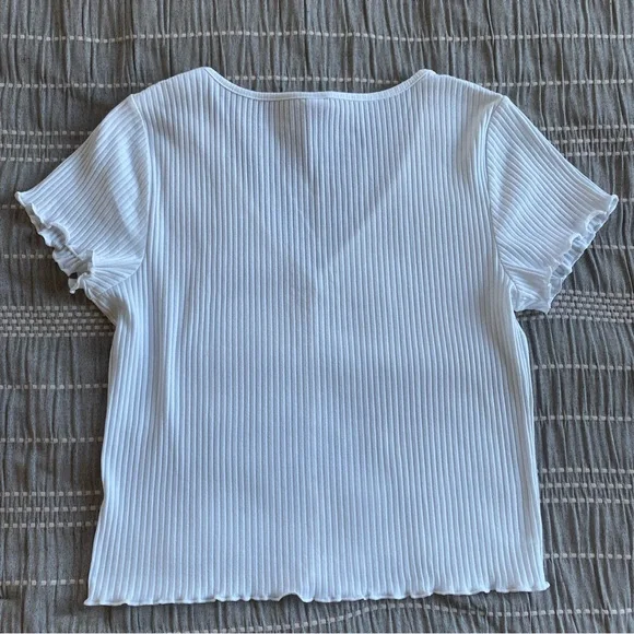 Old Navy Ribbed Button-Down Lettuce-Edge Top Calla Lilies White Small T shirt - Picture 2 of 11